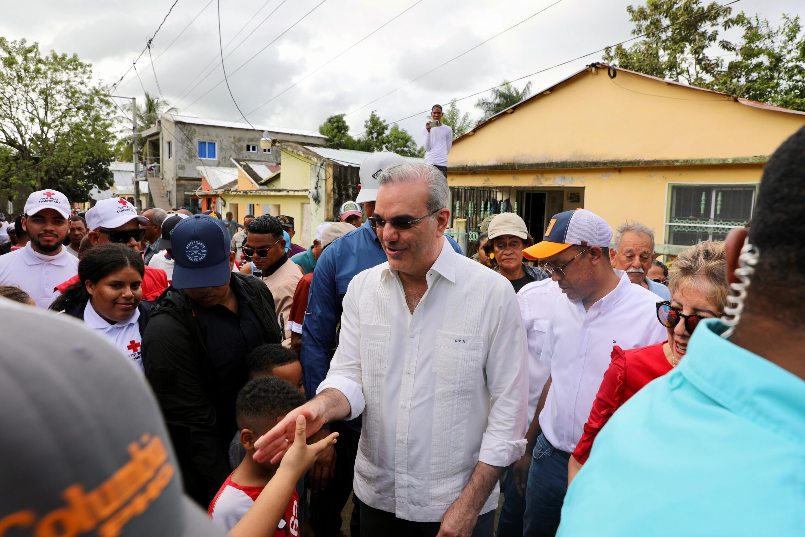 Presidente Abinader dirige acciones en Puerto Plata tras daños por inundaciones