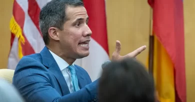 Maduro dice que está «haciendo gestiones» para que deporten a Juan Guaidó