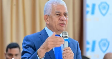 Ricardo de los Santos define como un hito en RD reunión de Abinader con expresidentes
