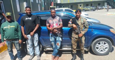 Arrestan a dos miembros del Ejército transportando 8 haitianos indocumentados en San Juan