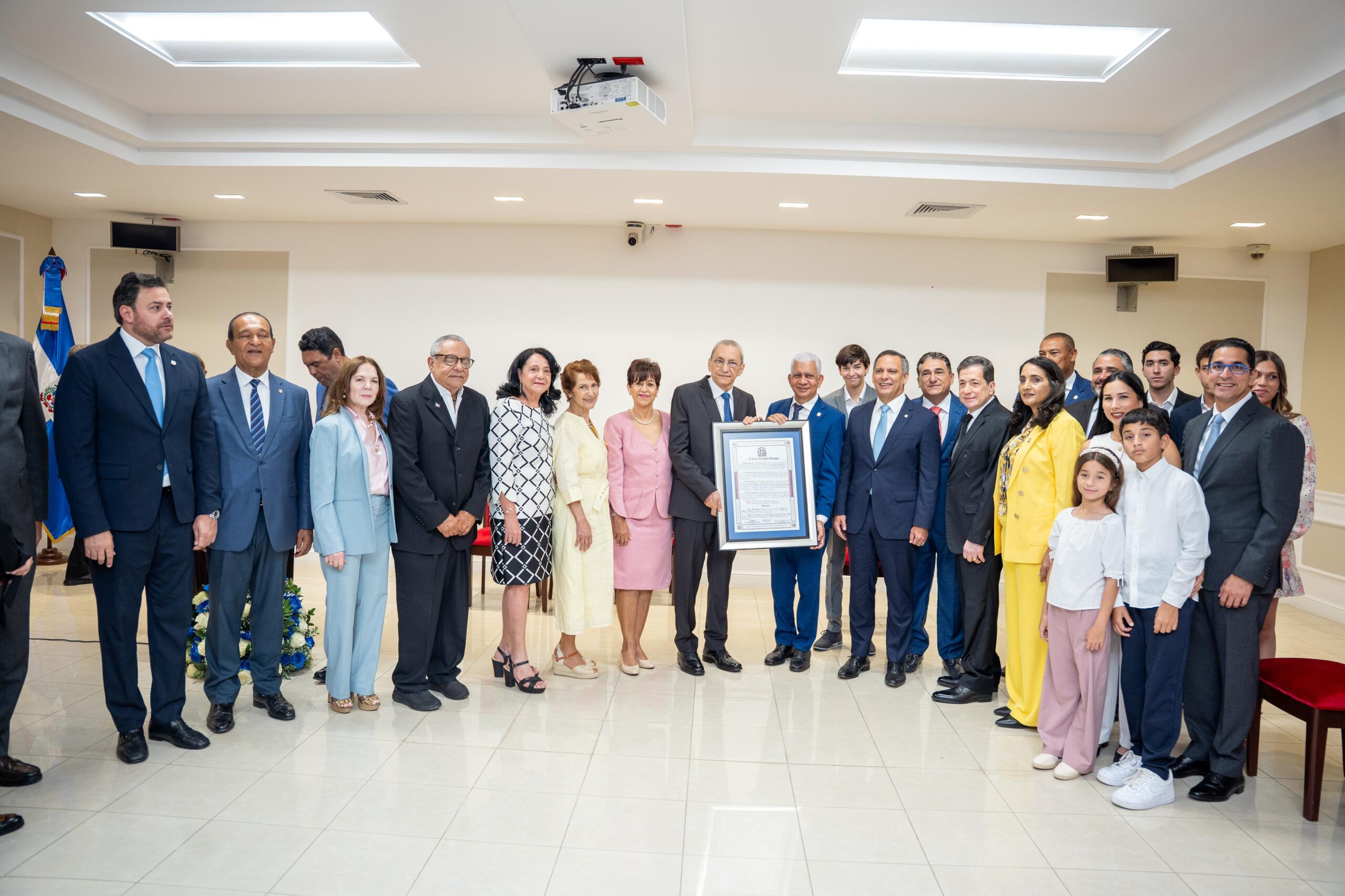 Senado reconoce trayectoria de Jorge Subero Isa, expresidente de la SCJ