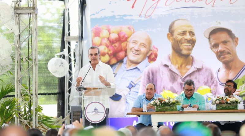Abinader visitará Espaillat y San Cristóbal este jueves
