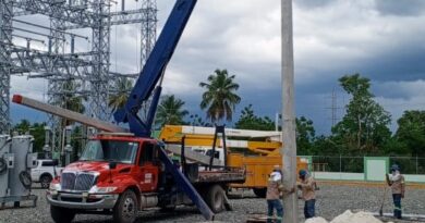 Edesur avanza en construcción de 2.9 kilómetros de tendido eléctrico en Pedernales Edesur avanza en construcción de 2.9 kilómetros de tendido eléctrico en Pedernales