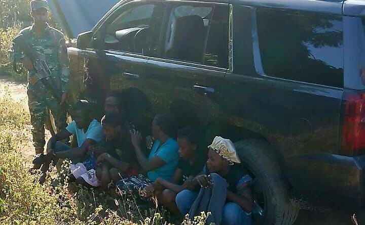 Detienen 12 haitianos indocumentados en Montecristi