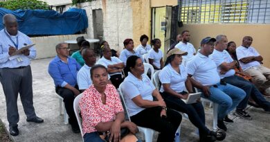 Interior y Policía aborda con comunitarios de Villa Francisca problemáticas del sector