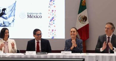 Gobierno mexicano renueva acuerdo con empresarios para mitigar inflación en 24 productos básicos