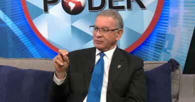 Wilson Gómez llama a seguir aplicando la Ley de Migración y rechazar el chantaje