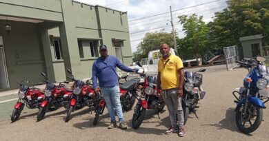 Apresan a dos hombres intentando cruzar 7 motocicletas de forma ilegal hacia Haití