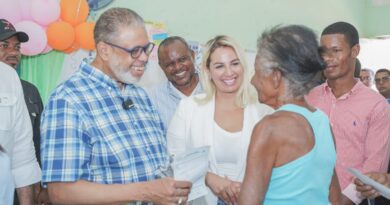 Desarrollo de la Comunidad realiza jornada asistencial en Guayabo, Elías Piña