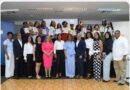 Fundación gradúa a decenas de mujeres en oficios de la construcción