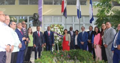 Inauguran Galería de Premios Nacionales vinculados a la UASD