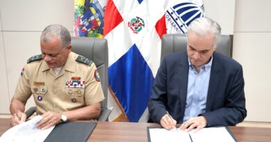 Gobierno producirá 150 mil butacas escolares a través de la Industria Militar