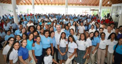 Abinader inaugura escuelas en La Altagracia con capacidad para 1,600 estudiantes 
