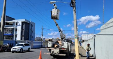 Edeeste informa que puso en funcionamiento más de 15 mil luminarias en primera mitad del 2025