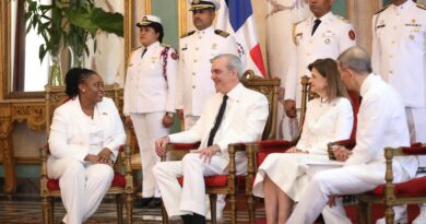 Abinader recibe credenciales de siete nuevos embajadores acreditados en RD