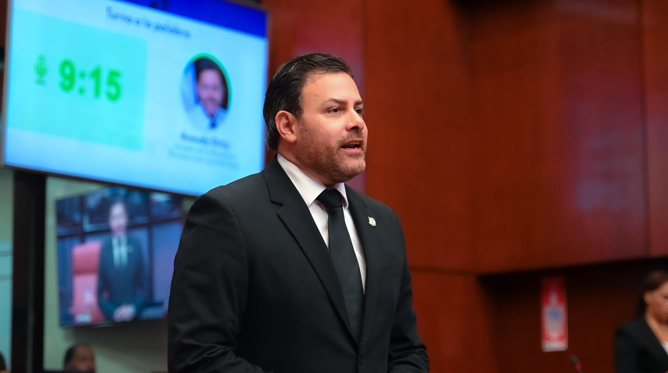 Senador de Ocoa gestiona con Abinader terminación de obras en su provincia