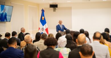 Senado realiza conferencia sobre legislación y ética en la era de la tecnología