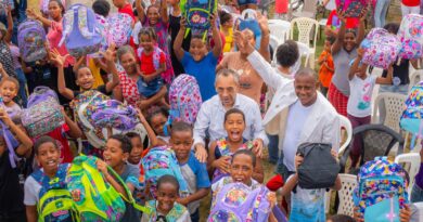 INAVI entrega útiles escolares a estudiantes del Gran Santo Domingo 