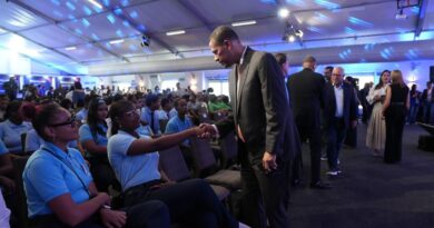 Guido insta a jóvenes a prepararse en profesiones STEM para suplir demanda