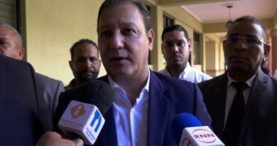 Abel Martínez busca levantar embargos en sus cuentas personales por deudas de Alcaldía de Santiago