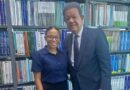Leonel felicita a la joven Laysha Ramírez por su liderazgo político en SDE