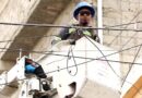 Edeeste continúa trabajos para mejorar servicio eléctrico en Los Tres Brazos