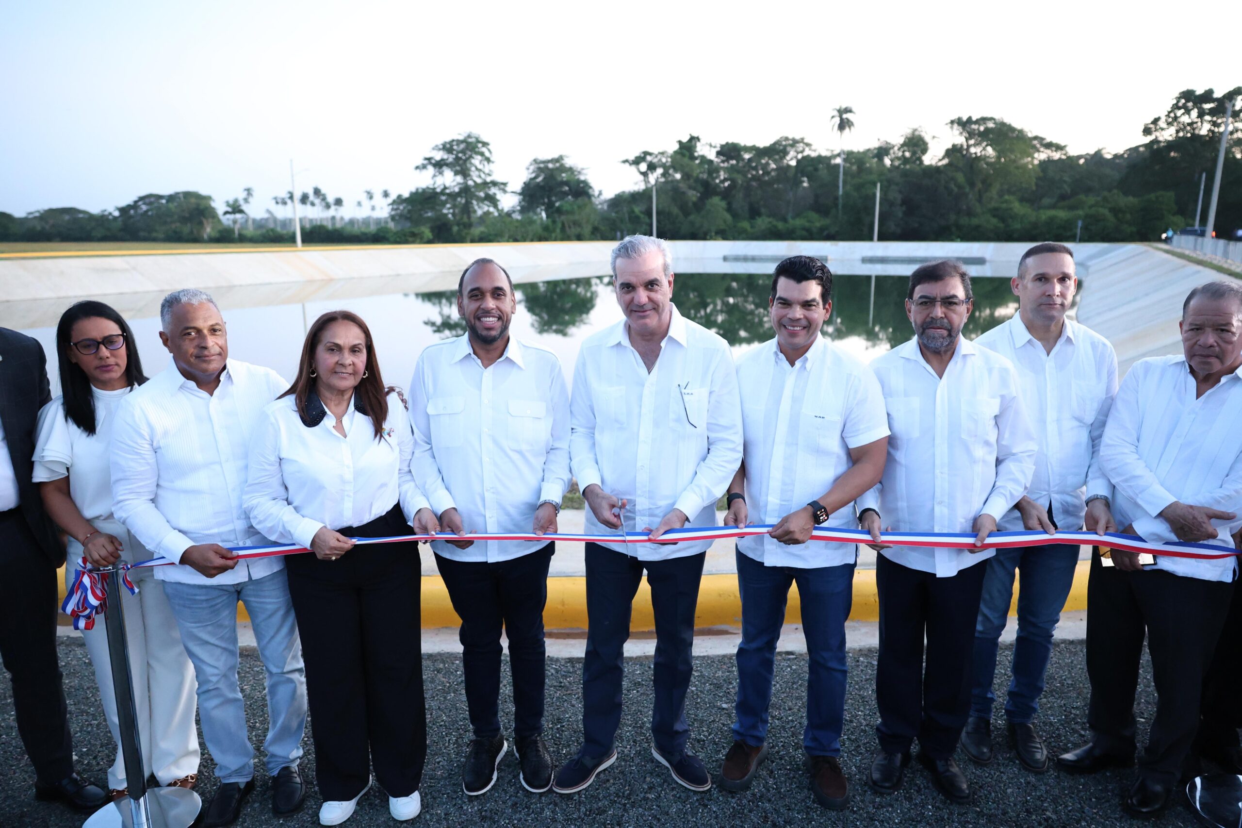 Gobierno inaugura planta de tratamiento de aguas residuales en Pimentel