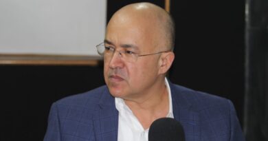 Domínguez Brito exige a Paliza revelar nombre de dirigentes del PRM vinculados a extradiciones