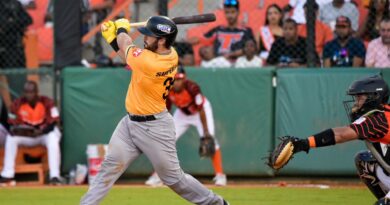 Águilas caen 10-3 ante los Toros, pero mantienen el mejor récord de LIDOM