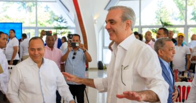 Abinader resalta trabajo de periodistas que cubren la fuente del Palacio Nacional