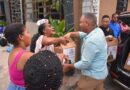 Diputado agasaja a familias necesitadas en SDE con motivo de la Navidad