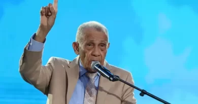 Pastor Ezequiel Molina llama a la reflexión moral y espiritual del país en su mensaje anual