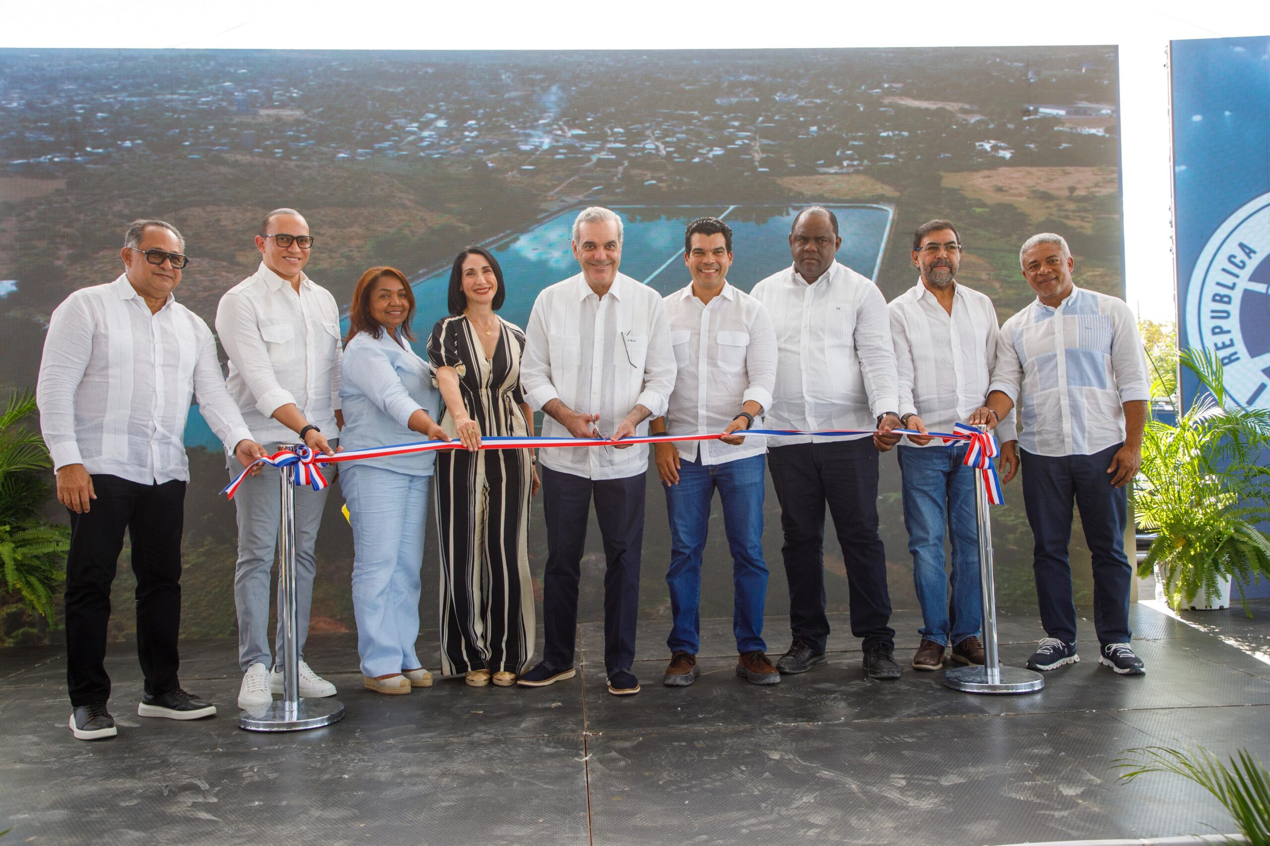 Inauguran planta de tratamiento de aguas residuales en Las Matas de Farfán