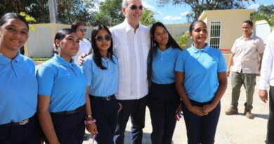 Gobierno inaugura centro educativo en Las Matas de Farfán