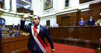 Congreso de Perú destituye a José Jerí, séptimo presidente en 10 años y a cuatro meses de asumir