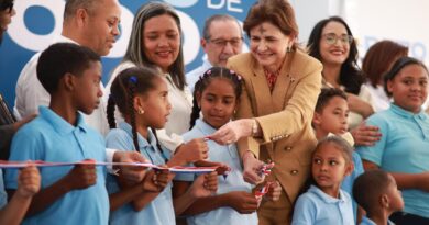Gobierno inaugura centro educativo y CAIPI en Azua en beneficio de casi mil niños