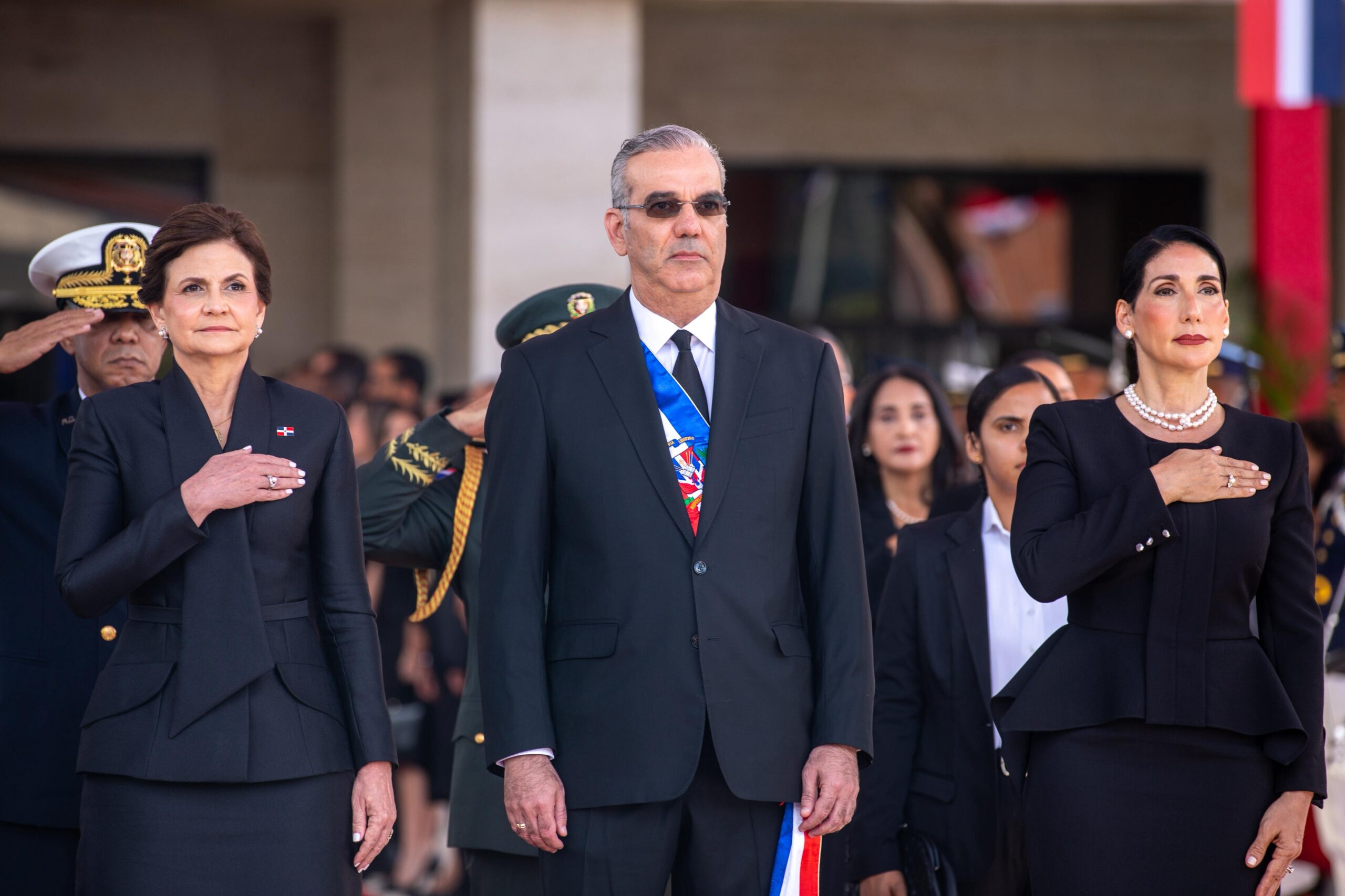 Abinader destaca que más de un millón de dominicanos ingresaron al sistema financiero en 2025