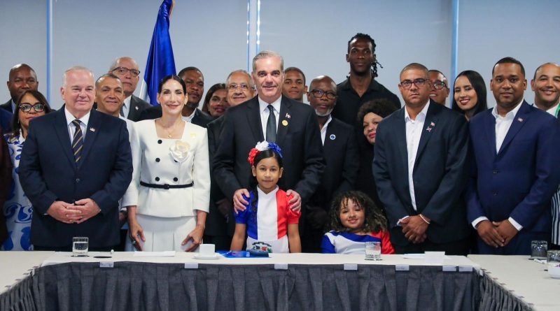 Abinader fortalece vínculos con la diáspora dominicana en Chile previo a toma de posesión de Kast