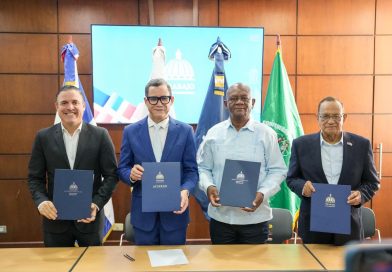 Pacto colectivo busca beneficiar a 2,400 empleados portuarios