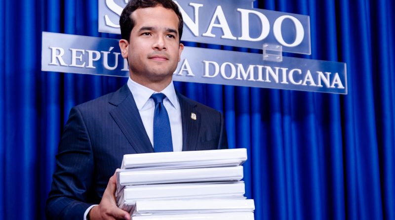 Omar impulsa eliminar impuesto del 2% a hipotecas para facilitar acceso a vivienda