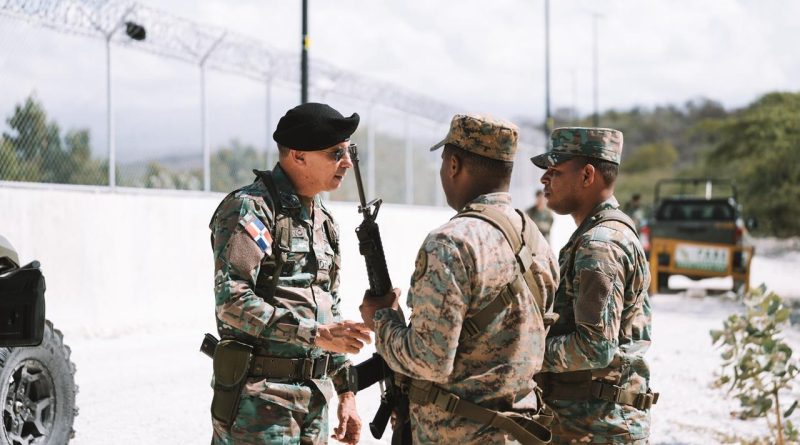 Ejército refuerza vigilancia en la frontera sur tras recorrido de su comandante