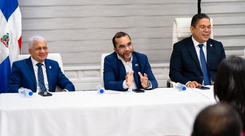 ITLA lanza programa de más de 8,000 becas para formación tecnológica ITLA lanza programa de más de 8,000 becas para formación tecnológica