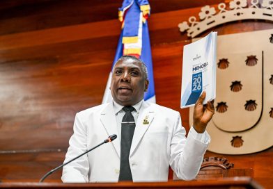 Ratifican a Cholo D’ Óleo como presidente del Concejo de Regidores de Santiago