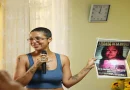 Tokischa visita Hogar Crea y dona 500,000 pesos para combatir adicción a las drogas