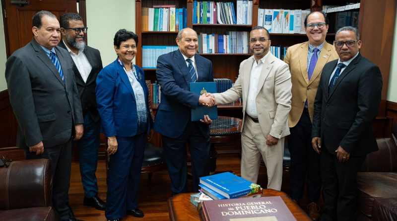 ITLA somete nuevas carreras técnicas al MESCyT para fortalecer la economía digital