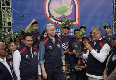 Educación activa “Ciudadanos al 100” con misión ambiental de siembra de árboles