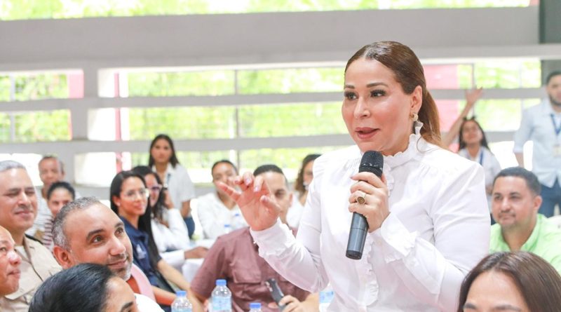 Supérate impacta a más de 90 mil familias en Espaillat, Samaná y María Trinidad Sánchez Supérate impacta a más de 90 mil familias en Espaillat, Samaná y María Trinidad Sánchez