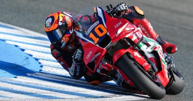 El italiano Luca Marini pone a Honda al frente de la clasificación