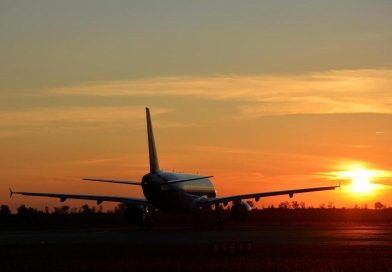 Bruselas flexibiliza normas para evitar cancelaciones de vuelos por falta de queroseno