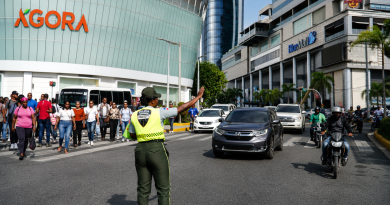 Digesett despliega operativo en centros comerciales por Día de las Madres